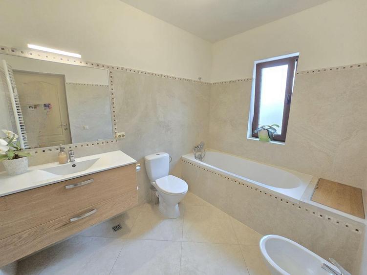Duplex 4 camere, mobilat si utilat zona VIVO