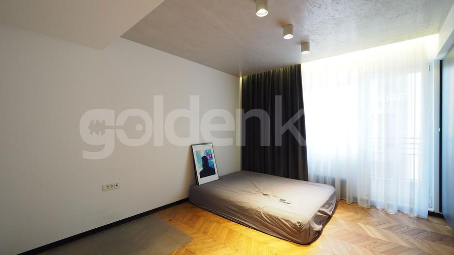 Apartament renovat cu 3 camere, 2 bai | 190mpc | garaj si boxa
