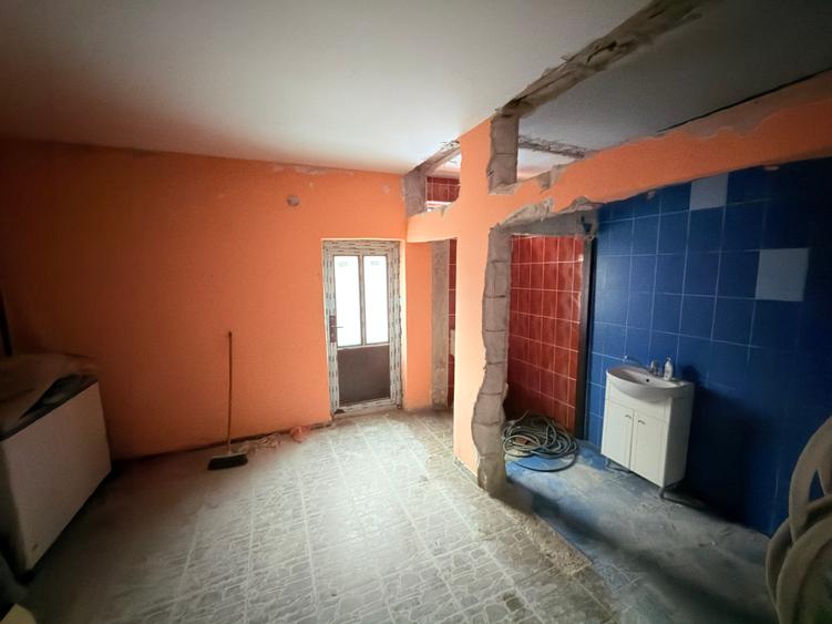 Spatiu comercial zona capat 1