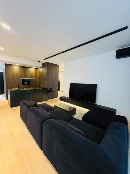 Apartament 3 camere Piata Romana/Bloc nou/Curte 131mp/Parcare