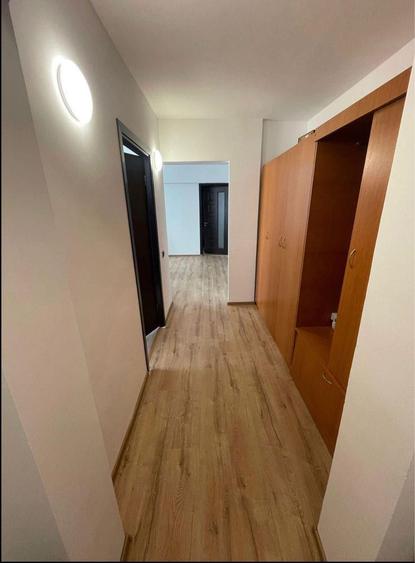 Apartament 3 camere- semidecomandat-zona Panduri