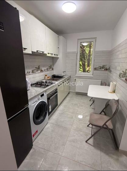 Proprietar , închiriez apartament în Micro 17 - 4