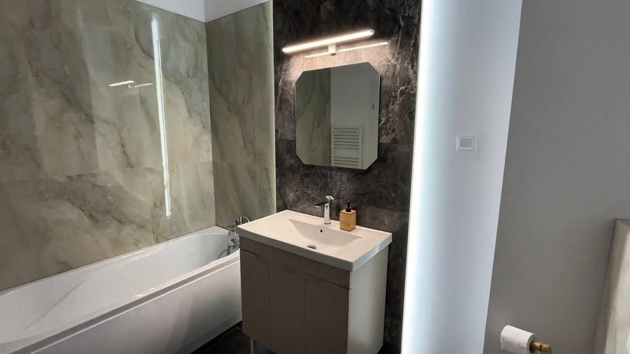 Apartament Modern 2 camere, Floresti, str.Eroilor, parcare, balcon