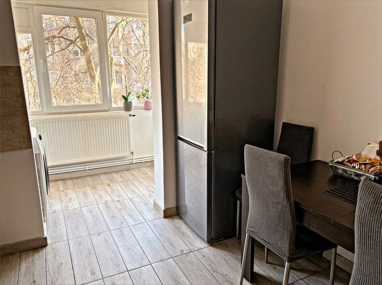 Apartament 3 camere, zona Crangasi / loc de parcare + centrala proprie
