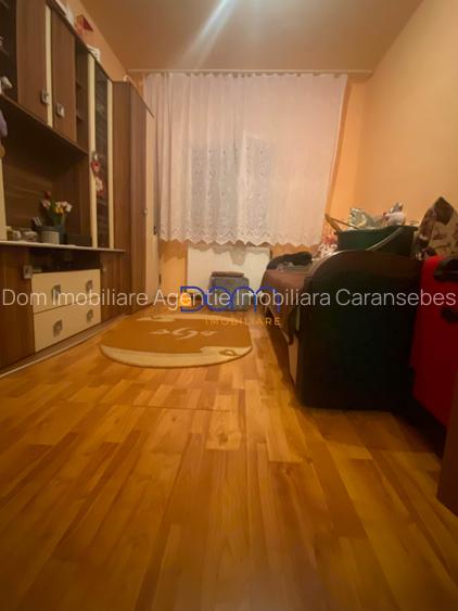 De vanzare apartament spatios 4 camere confort 1 - 9