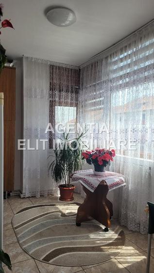 Apartament 3 camere, zona Centrala