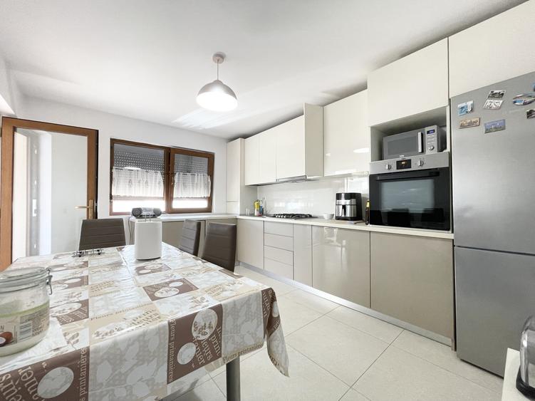 Duplex 4 camere, Mosnita Noua - Super pozitie