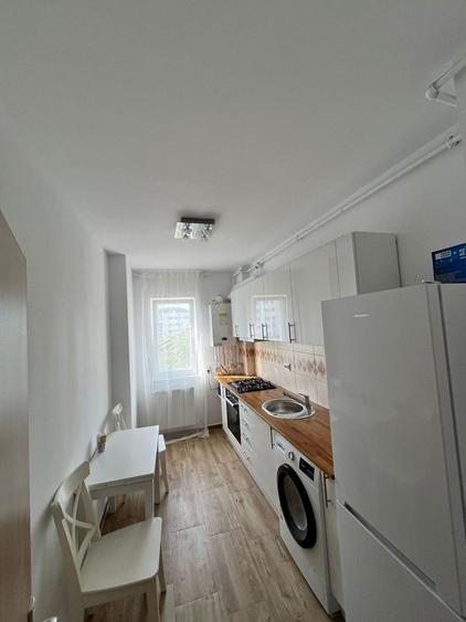Apartament 2 camere decomandat, parcare subterana, 15 minute metrou