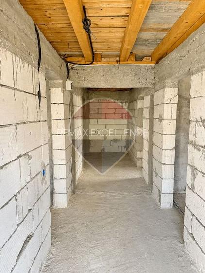 Casa la rosu in Poiana Tapului, Busteni, 3 dormitoare cu baie proprie