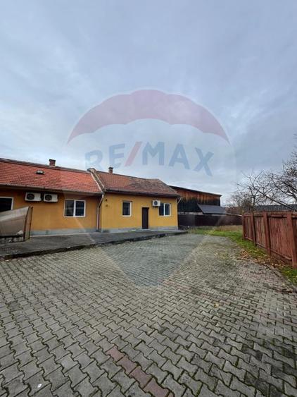 Casă cu 5 camere de închiriat în zona Marasti, Piața 1 Mai