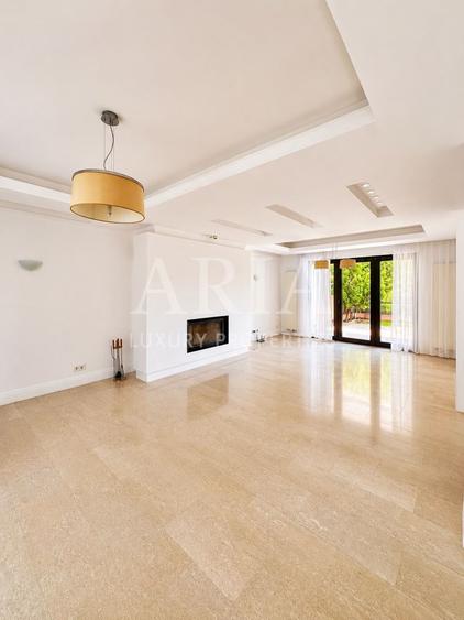 VILA COMPLEX RESIDENTIAL PIPERA