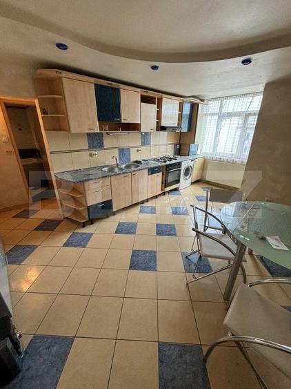 Apartament 5 camere zona Imparatul Traian