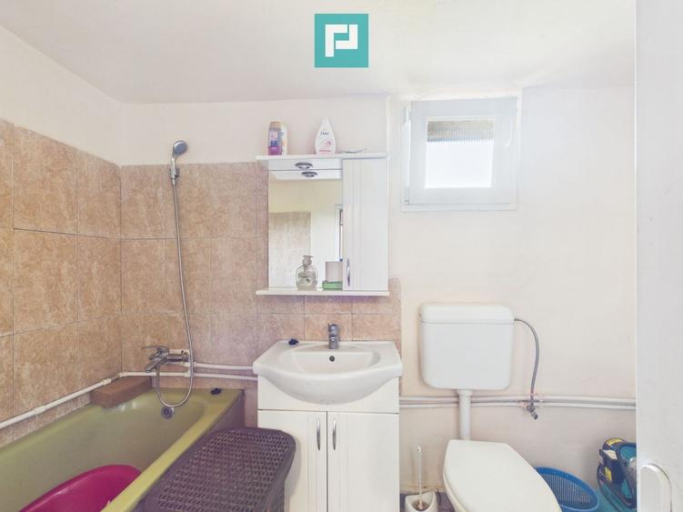 2 case cu teren de 2253 mp în Archiș