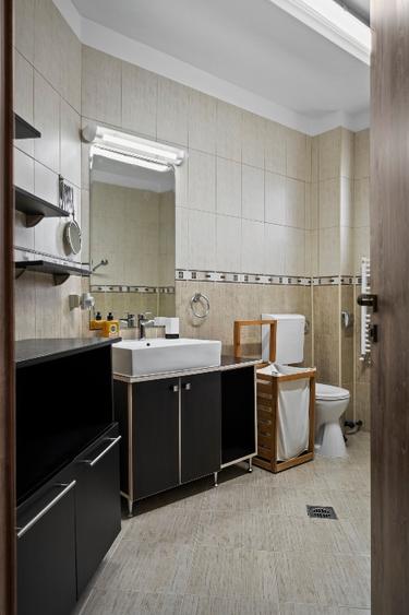 Inchiriere apartament deosebit 4 camere si curte -  mobilat si utilat