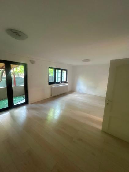 Vila 5 Camere,Floreasca,AMENAJATA,2 bai,CENTRALA,CURTE ,PARCARE,PRETABIL FIRMA