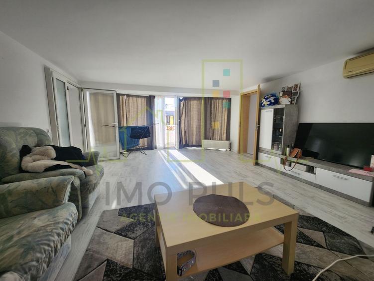 3 Camere. 2 Bai. Apartament pe 2 nivele. Pretabil investitie.