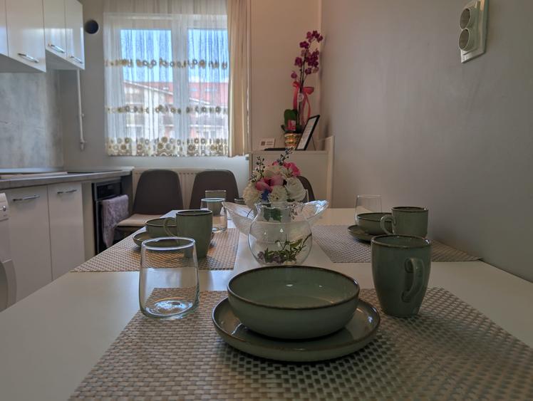 Apartament 3 camere,mobilat si utilat zona Eroilor