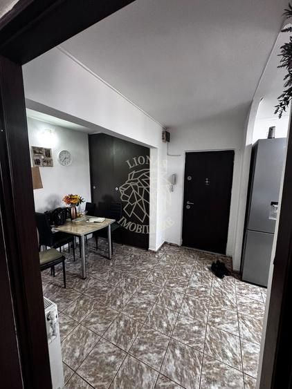 Apartament decomandat 3 camere-2 balcoane-etaj 3-Zona Petru Maior