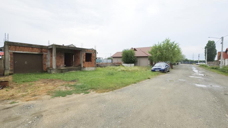 Casă la roșu, cu 4 dormitoare, P+M în noul cartier din Curtici