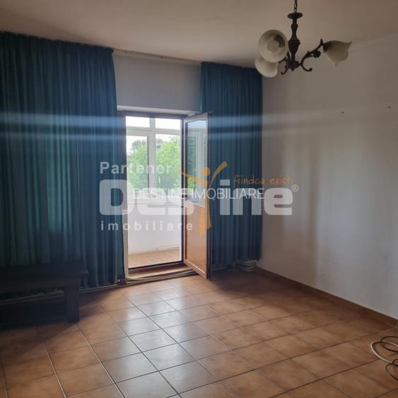 Apartament de vanzare CU 3 CAMERE LA 5 CALARASI - 3