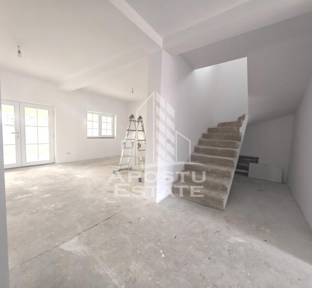 Duplex deosebit de vanzare, 4 camere, 3 bai si bucatare inchisa, Sag, Timis