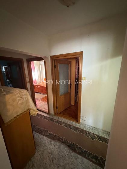 Oportunitate rara - 3 camere decomandat Ultracentral cu vedere la mare - 8