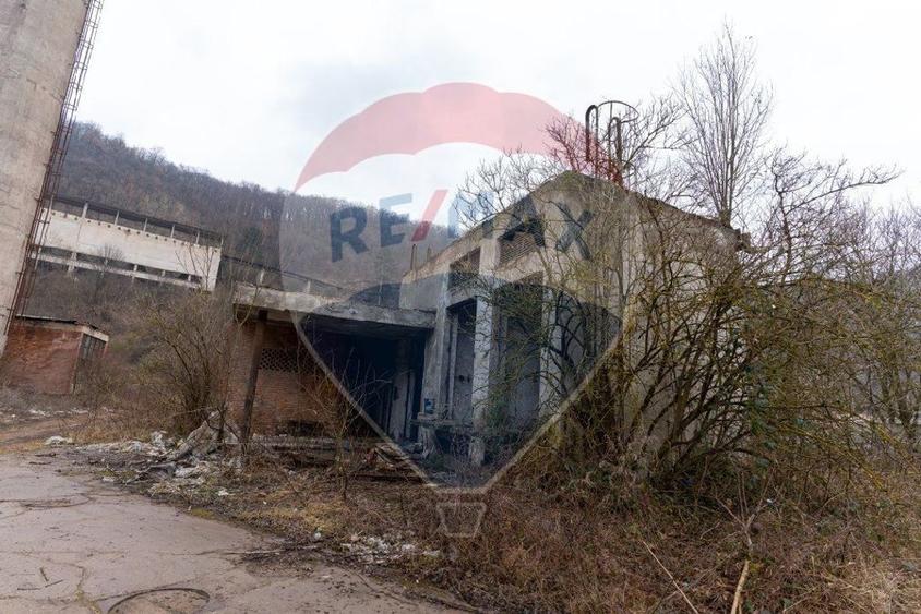 Platforma industriala 33.000 mp | fosta fabrica dolomita | acces TIR |