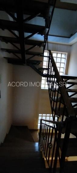 Casă / Vilă cu 6 camere în zona Kamsas - 13
