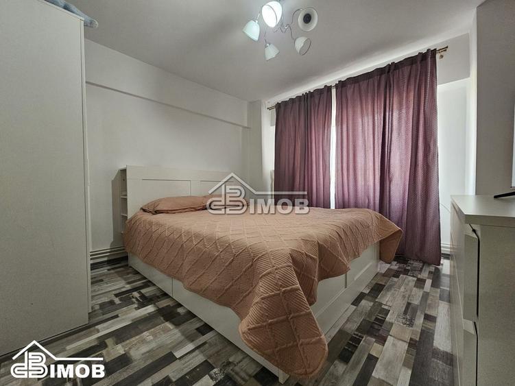 Apartament cu 3 camere, Calea București, etaj 3