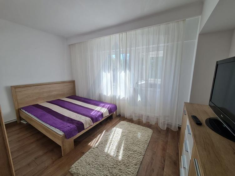 Apartament 3 camere 100 mp utili 2 bai 2 balcoane etaj 2 zona Centrala