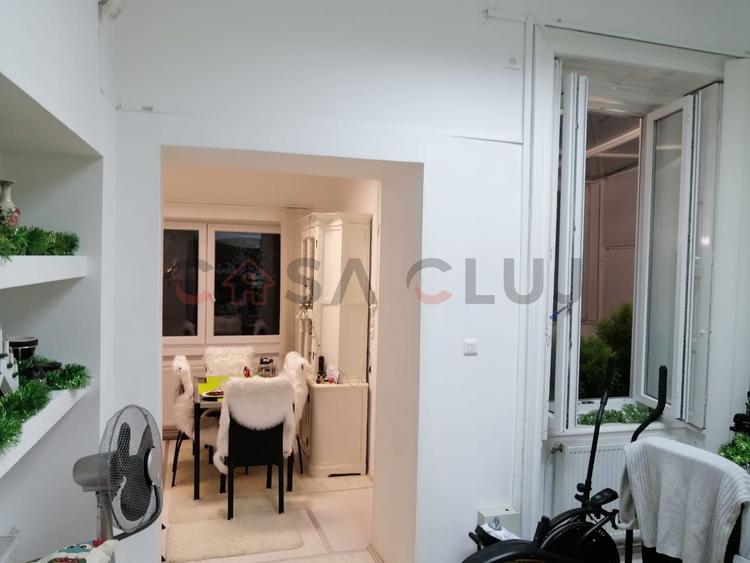 3 Camere curte si loc de parcare, langa Primarie