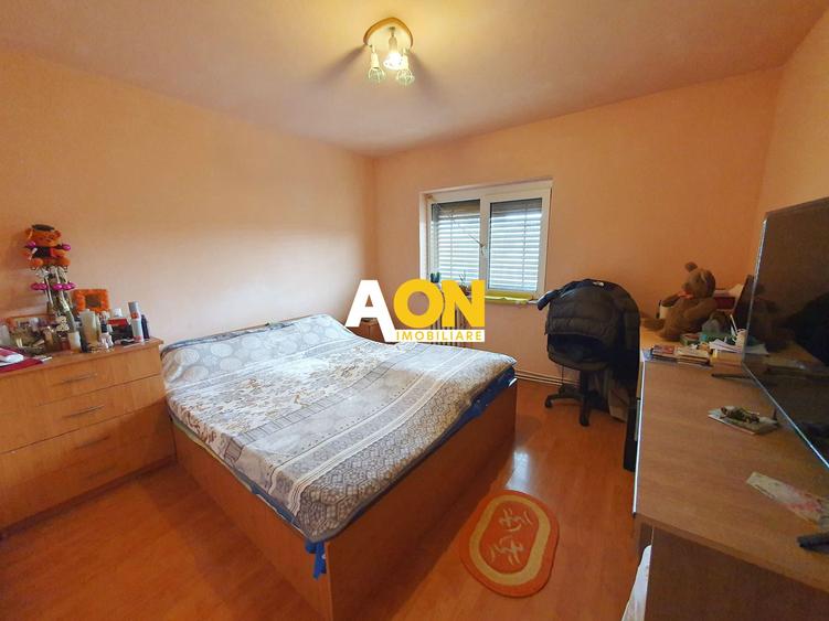 Apartament 3 camere, decomandat, 2 bai, zona Kaufland