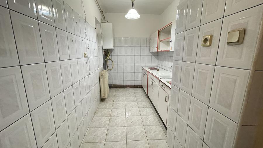 Apartament 1 camera ,etajul 1 -zona Aradului