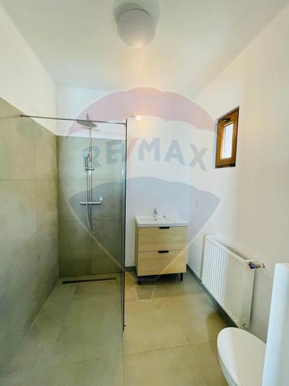Casă / Vilă cu 6 camere de închiriat în zona Calea Dumbravii