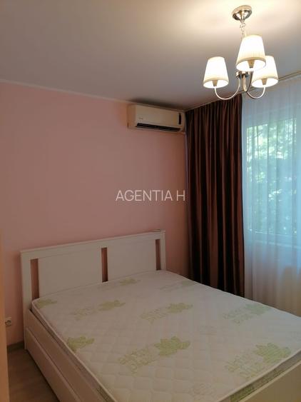 Vanzare 2 camere Sala Palatului Calea Victoriei Cismigiu bloc 1960 mobilat