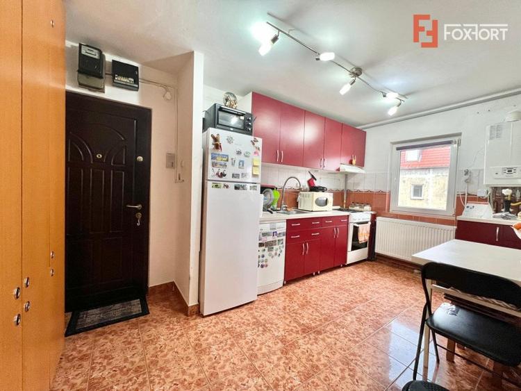 Apartament 2 camere de vanzare, zona Buziasului