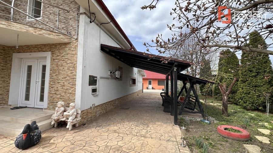 Casa individuala 8 camere, 400 mp, in Mosnita Noua vatra satului