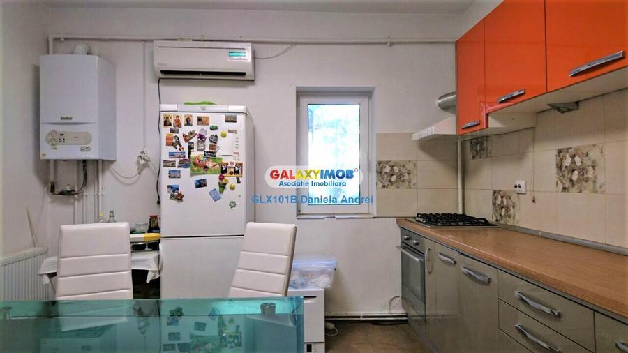 APARTAMENT 3 CAMERE in VILA+GARAJ (la Demisol)