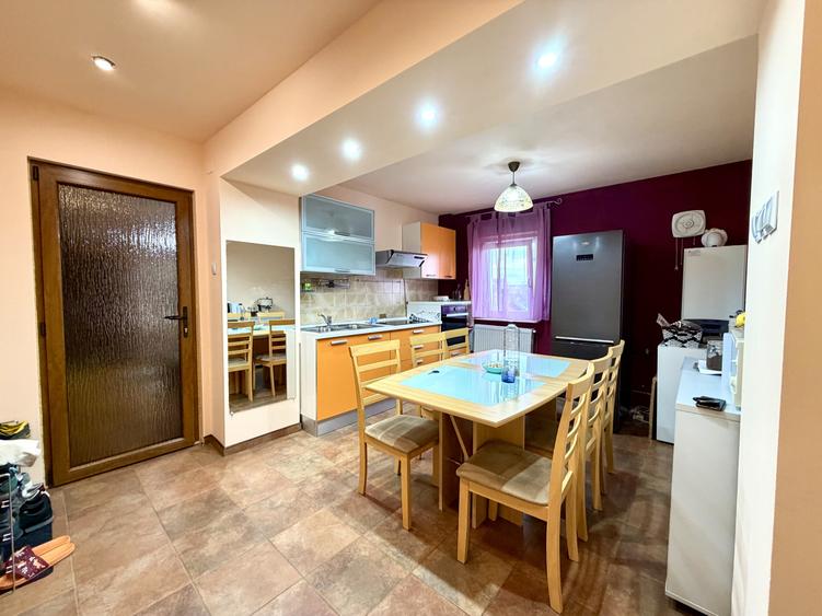 Apartament 2 camere, 50 mp utili, etaj 3 - Zona Aradului