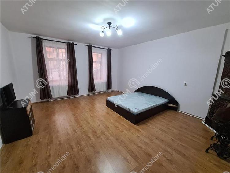 Apartament la casa cu 2 camere si pivnita in Centrul Istoric din Sibiu