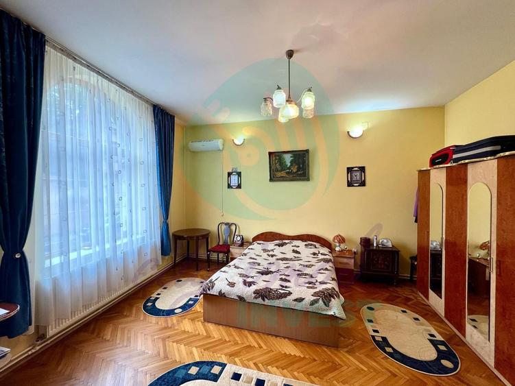 Apartament în vilă interbelică Unirii – Carol | | Curte | Ideal cabinet/birou