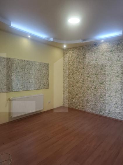 Spațiu comercial independent, 173,7 mp + curte 200 mp - Slatina