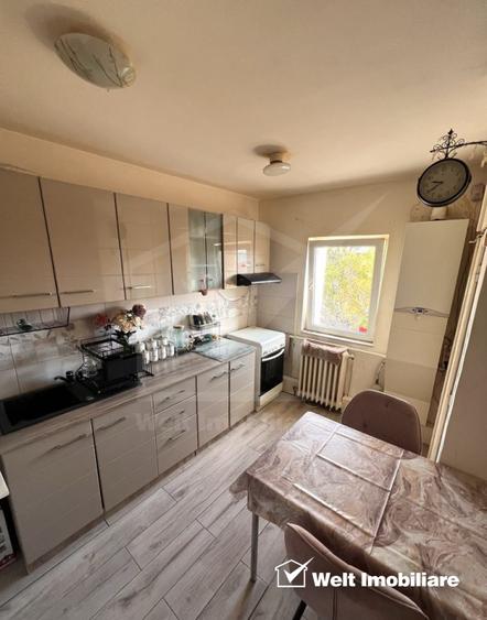 Apartament 3 camere decomandat, 2 bai, 75 mp, 2 parcari, zona Garii