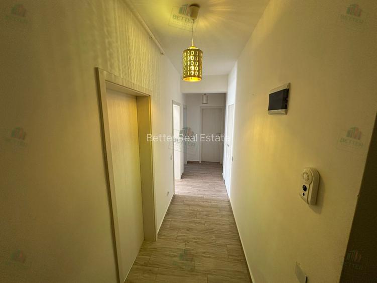 Apartament 2 camere decomandat -  71 mp total - parcare inclusă - 18