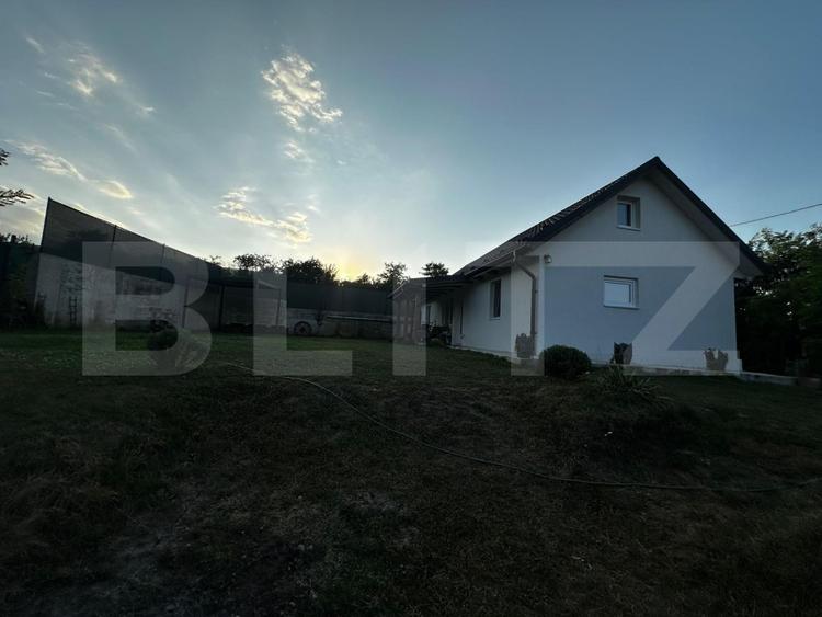 Casa de vanzare, 62 mp, teren 400 mp, doua fronturi, Loc. Boju