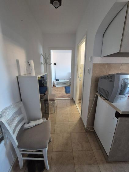 GARA APARTAMENT CU 2 CAMERE SEMI, MOBILAT UTILAT 47 MP PRET 89500 EURO