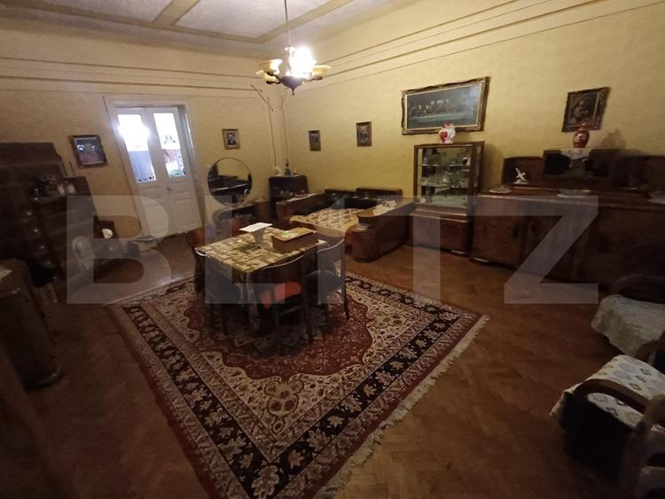 Casa 6 camere, Piata Centrala ,Monument istoric