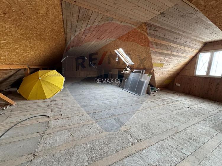 Casă / Vilă cu 6 camere de vânzare în zona Darmanesti - 35
