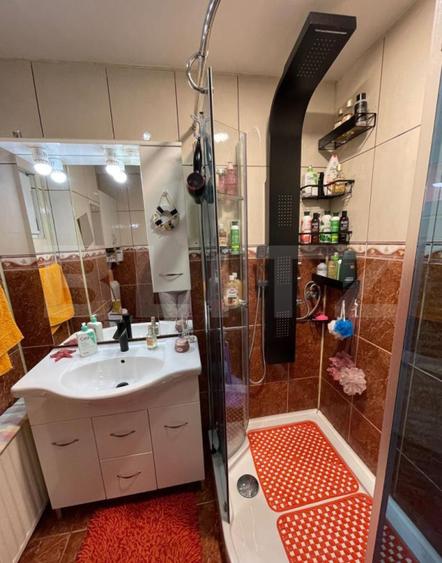 | Apartament cu camere | 62 mp, zona TRIAJ |