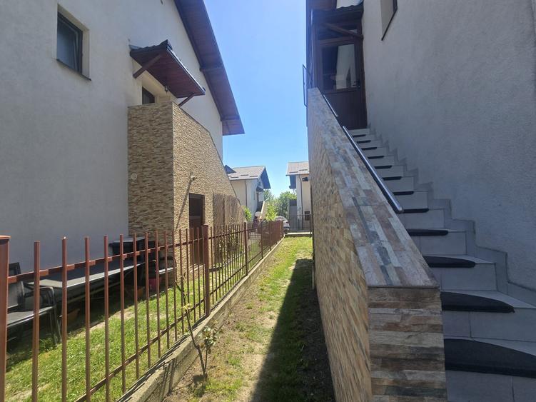 Apartament pe 2 niveluri,et.1+mansarda,3 dormitoare,2 bai,Popas Pacurari: 160956